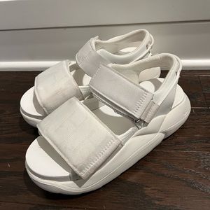 Ugg LA cloud platform sandal